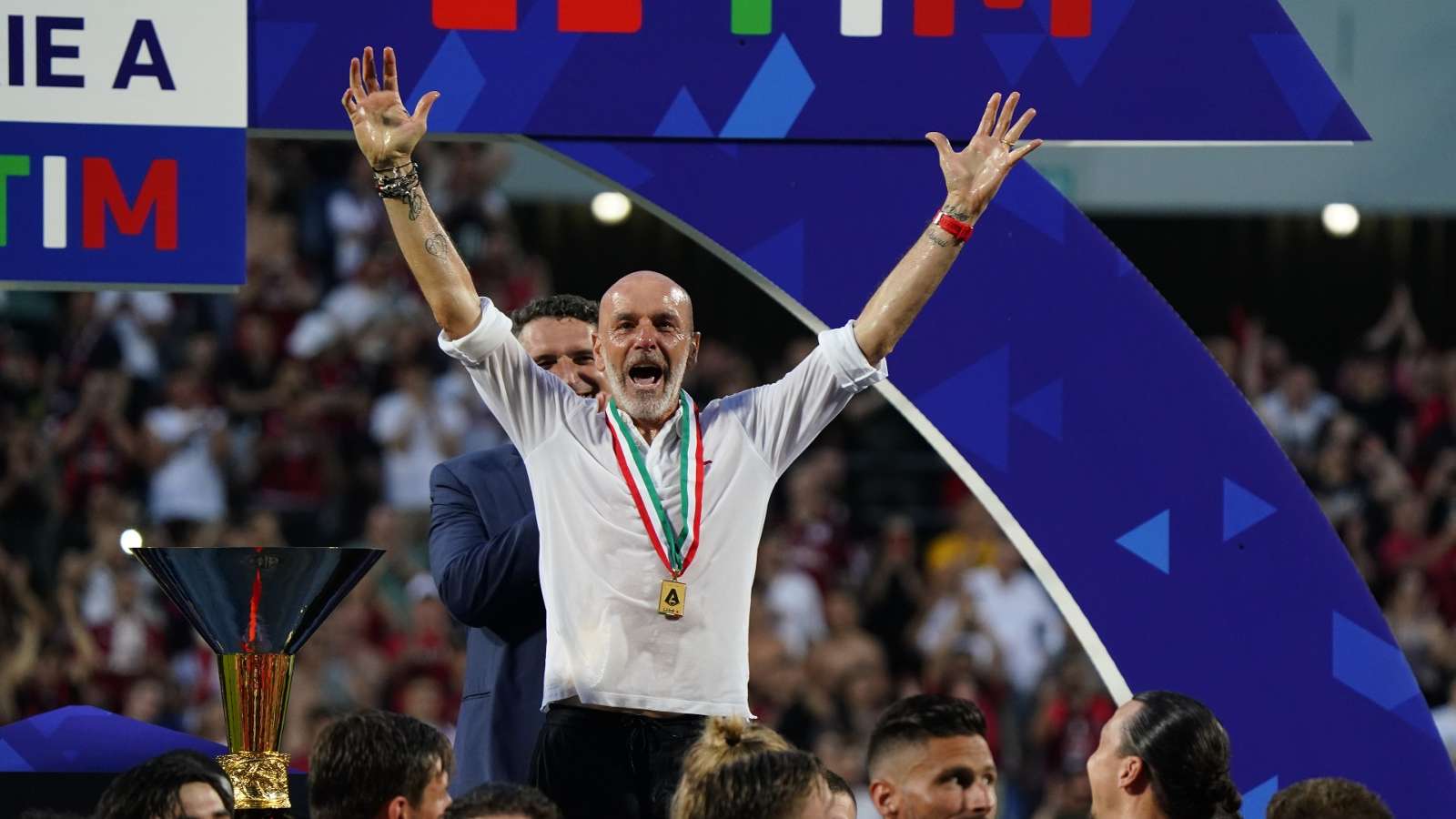 Milan, disavventura per Pioli: dov'è finita la medaglia dello scudetto