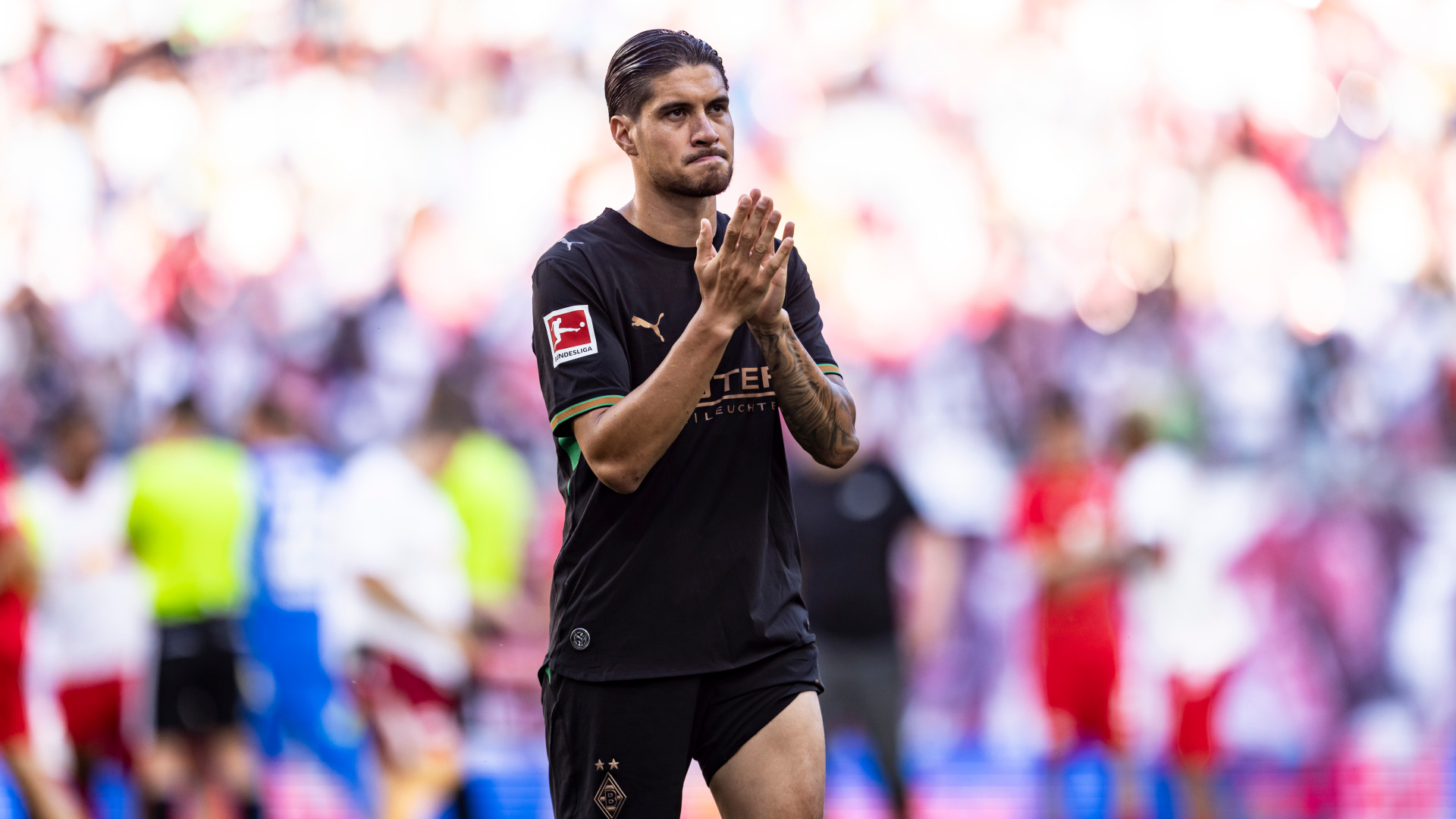Live Football Today on TV and Stream: Match Schedule and Broadcasts