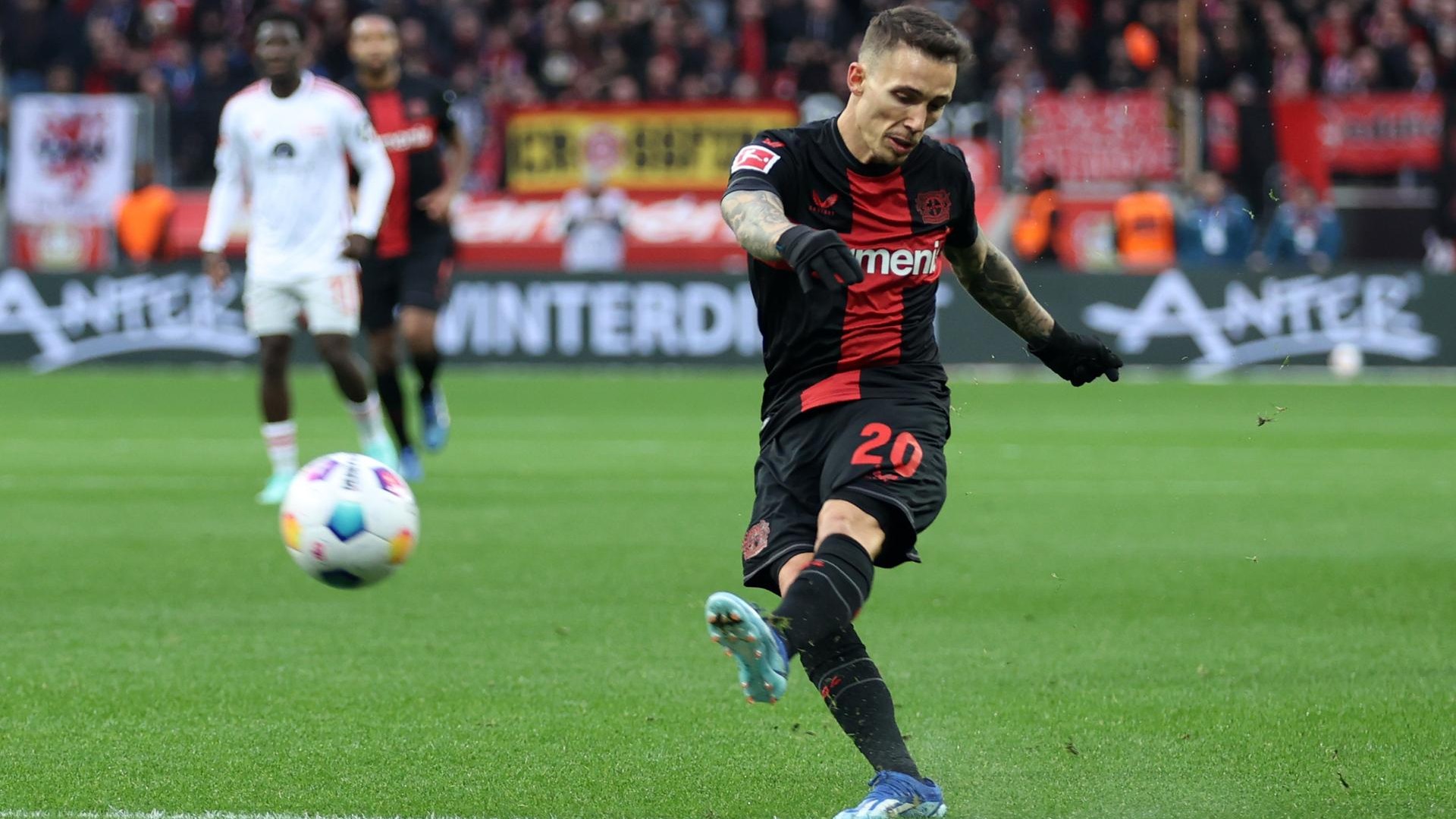 Bayer Leverkusen Bundesliga Alex Grimaldo 12112023