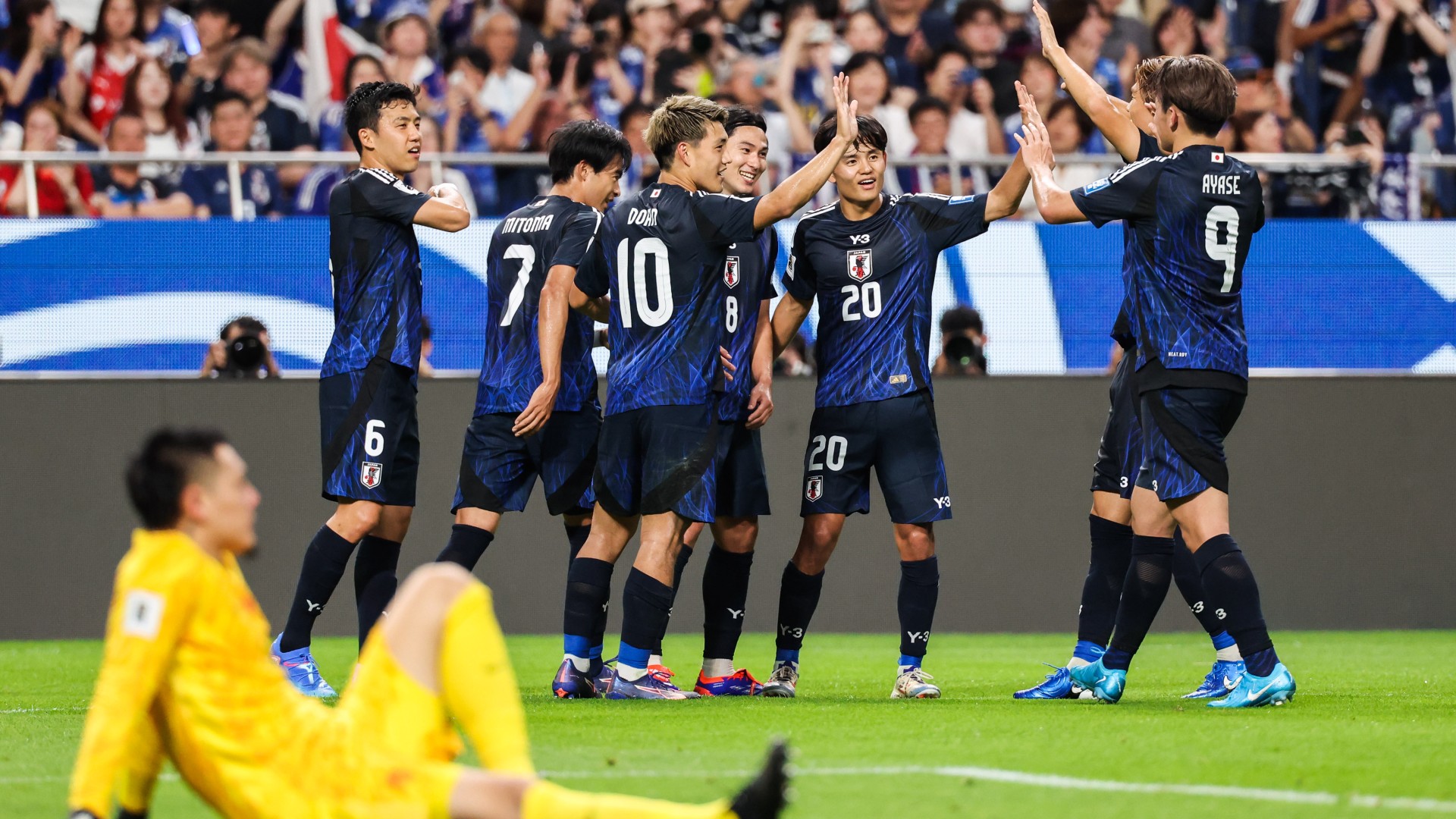 【11月19日】サッカー日本代表 中国戦のキックオフ時間は？メンバー・放送予定【PR】｜2026年W杯アジア最終予選 | DAZN News JP