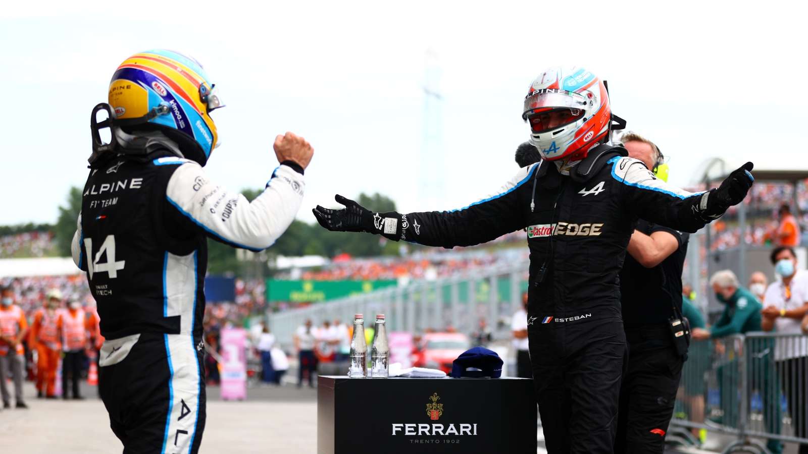 Esteban Ocon y la preciosa celebración con Fernando Alonso ...