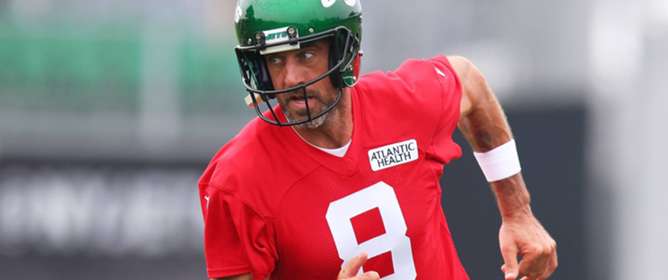 Aaron Rodgers takes on new job for the New York Jets during injury recovery