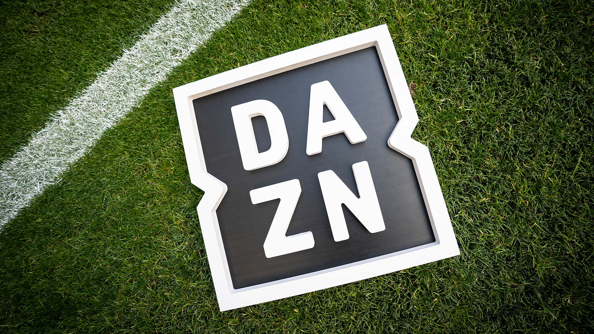 DAZN prepaid cards and codes, costs, where to buy and points of sale