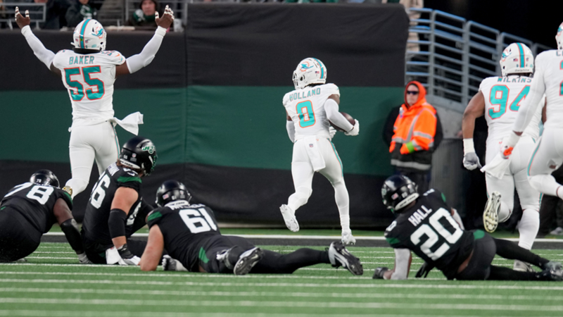 "Ha sido muy desafortunado": la impresionante jugada con la que acabó la primera mitad del New York Jets vs Miami Dolphins de Black Friday en la NFL