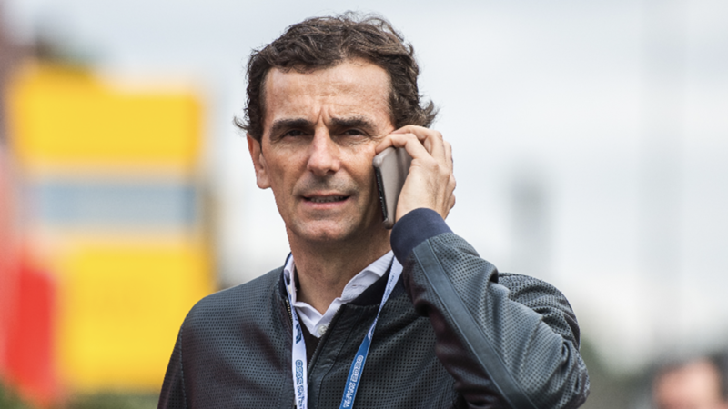 Pedro de la Rosa, sobre el "pique" entre Fernando Alonso y Carlos Sainz en Bakú: "Son dos amigos y uno esperaba mejor trato del otro"