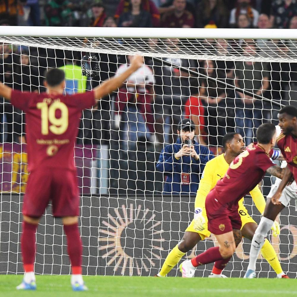 【超貴重】11/12A.C.ミラン　UEFA CL用トレーニングトップ サッカー＝アレグリ氏がミラン監督に復帰、過去にユベントスも指揮