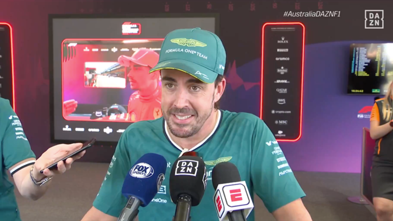 Fernando Alonso y su sonrisa mientras explicaba la maniobra con Checo Pérez y el DRS en el GP de Australia de F1: "Intentamos jugar un poco"