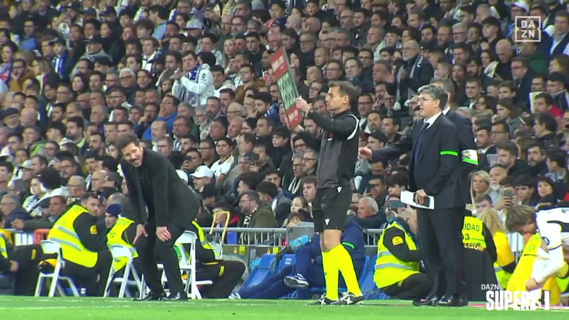 Luka Modric y su divertido momento con el Cholo Simeone captado por Super8 en el derbi madrileño entre Real Madrid y Atlético de Madrid