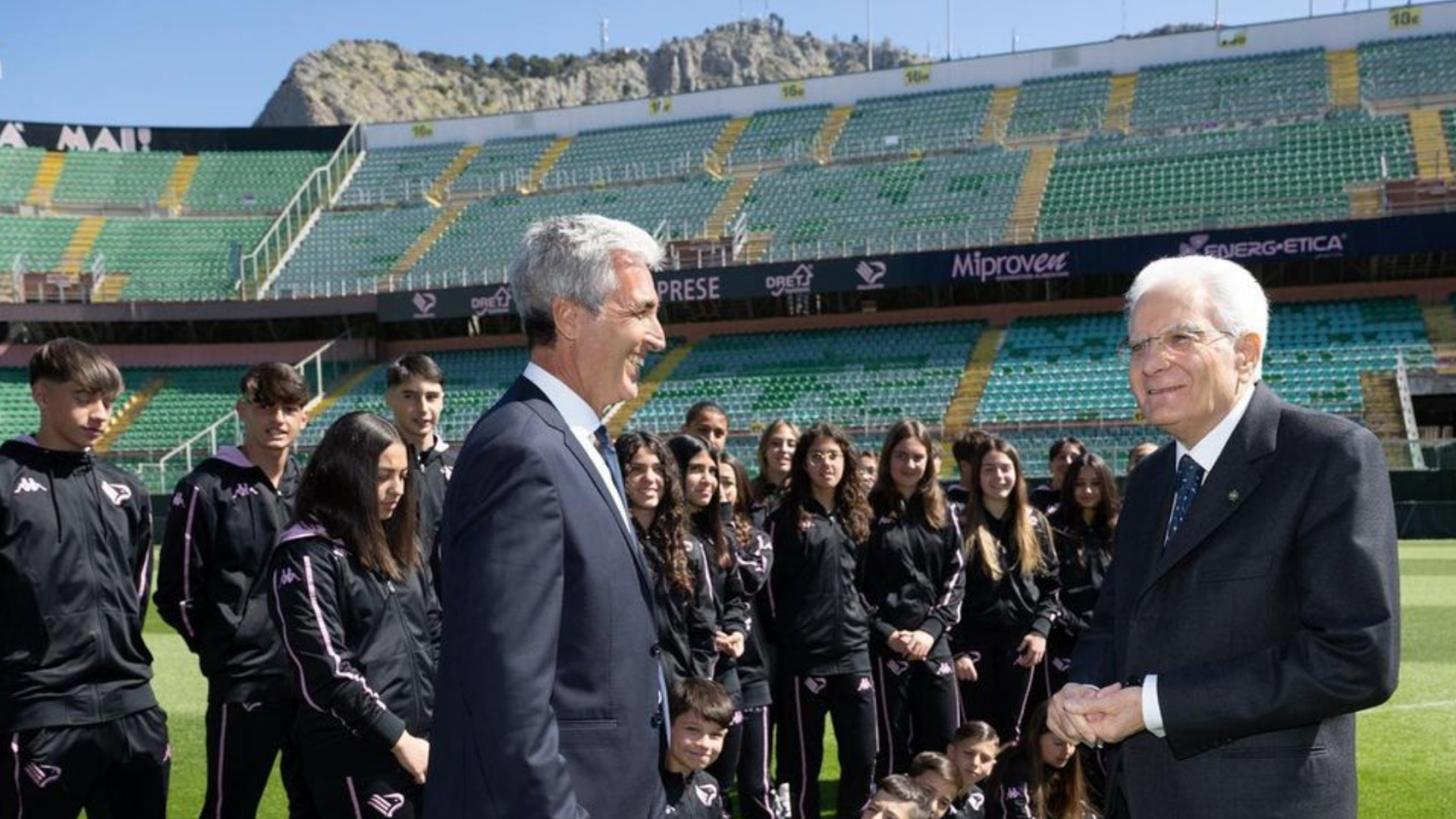 Mattarella visita il Palermo Calcio al Barbera interno