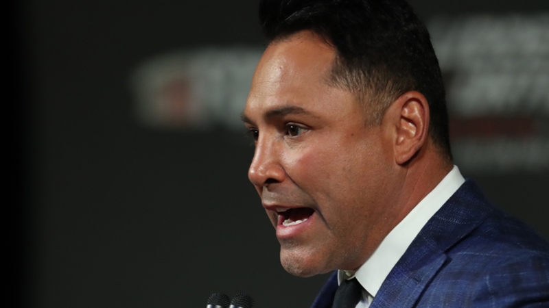 “Esta vez no peleo más que por mí. Díganme loco, pero extrañaba el boxeo”: De la Hoya