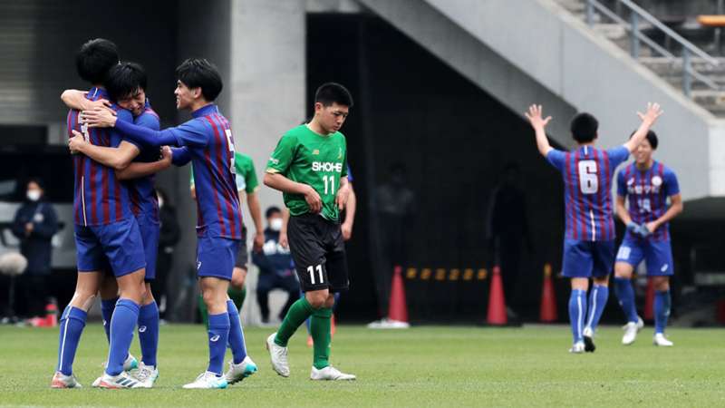 激闘の決勝戦！PK戦の末に頂点に立ったのは山梨学院 ｜ 第99回全国高校サッカー選手権大会決勝・結果まとめ