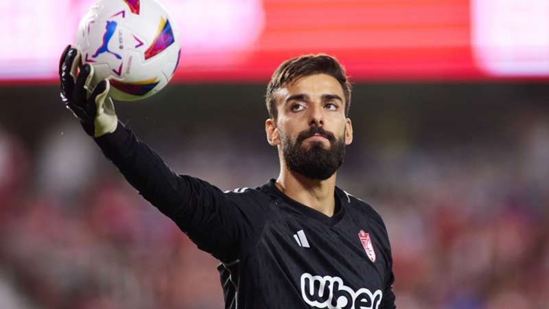 André Ferreira explica a Rafa Escrig en DAZN la polémica del gol anulado a Joao Félix en el Granada vs Barcelona