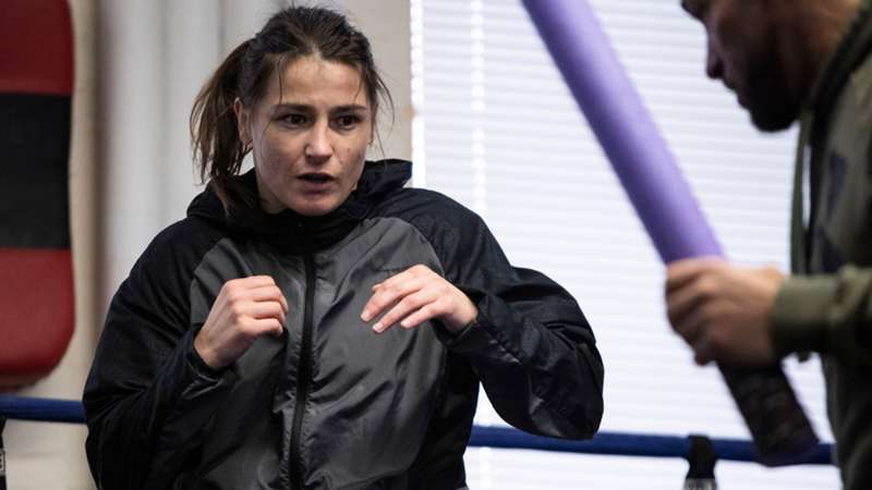 Katie Taylor califica el combate con Amanda Serrano como "la pelea más grande de todo el boxeo en estos momentos"