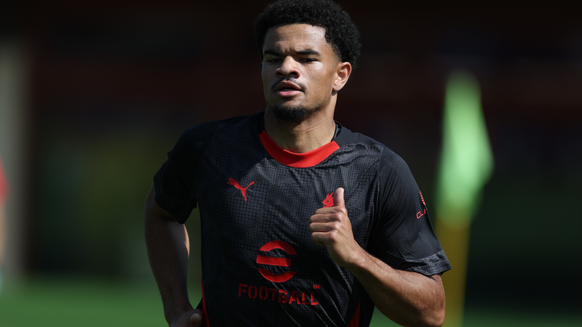 移籍情報】ミランが20歳DFアテカメの獲得を発表！選手30人以上448億円