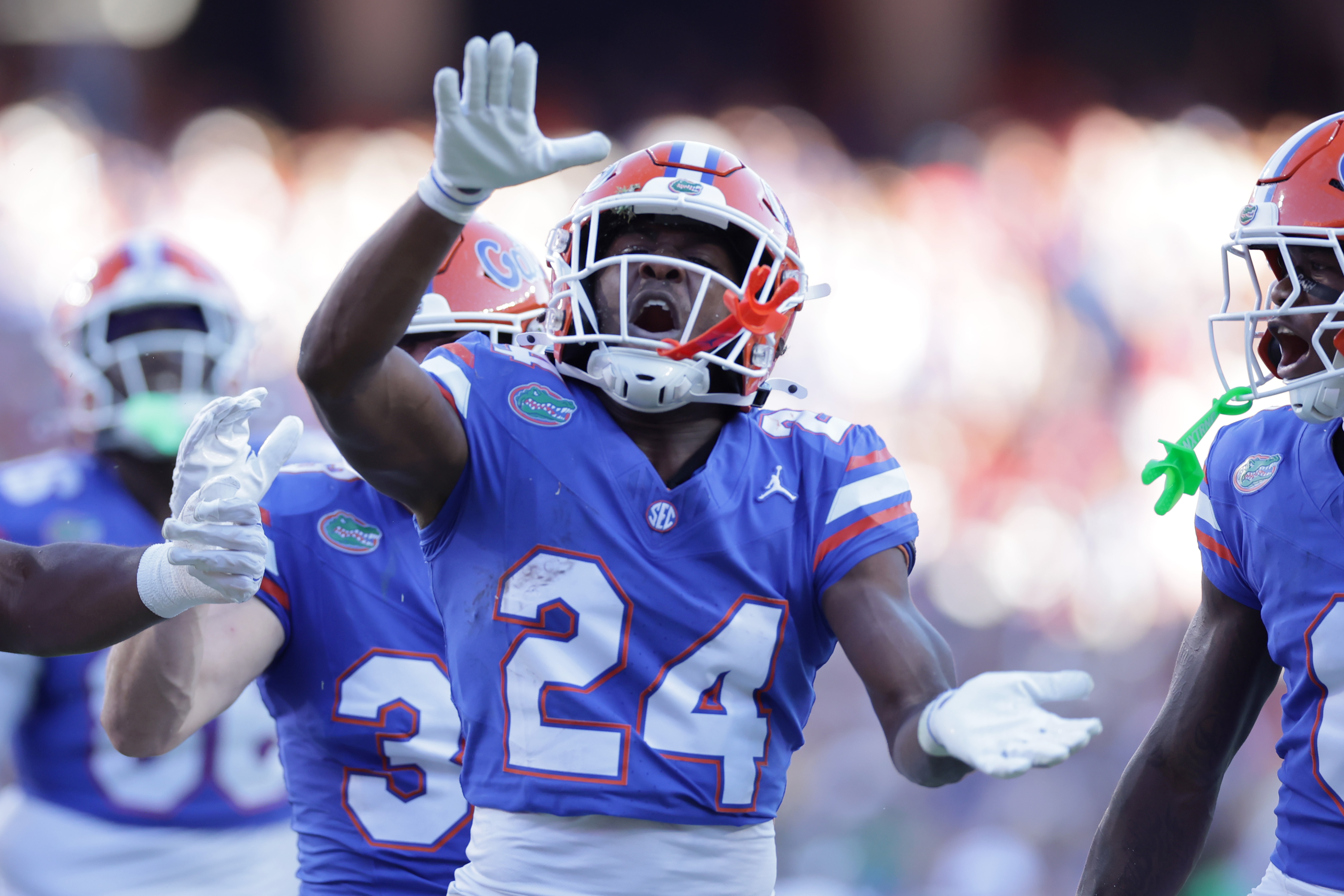 AP Top 25 Poll Week 4: Florida rises, Texas remains No. 1 | DAZN News US