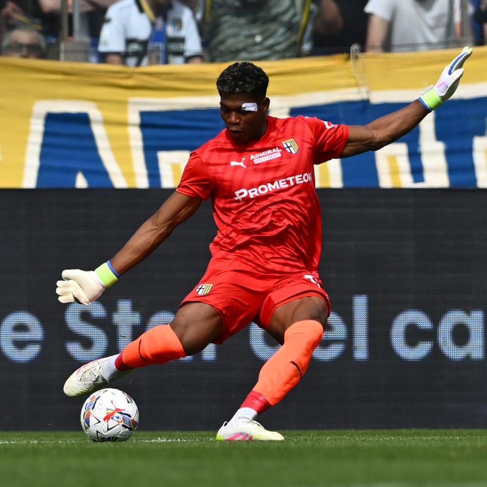 パルマは敗れるも守護神の鈴木彩艶に伊解説陣から称賛の声「これは