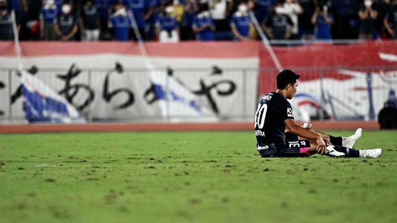 動画 横浜fm対福岡での西村への危険なタックルがノーファウル 審判側に落ち度があると言われても仕方ない Jリーグジャッジリプレイ Dazn News 日本 動画 横浜fm対福岡での西村への危険なタックルがノーファウル 審判側に落ち度があると言われても仕方ない Jリーグジャッジリプレイ Dazn News 日本