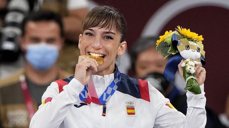 ¿Quién es Sandra Sánchez? La española que logró el oro olímpico y mundial en katas y que tiene un récord guinness de kárate