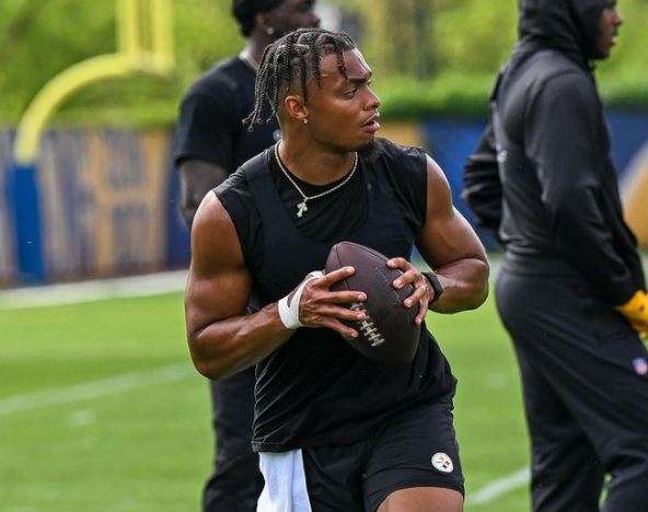 Russell Wilson opens up on Justin Fields rivalry as he returns to Pittsburgh Steelers training camp