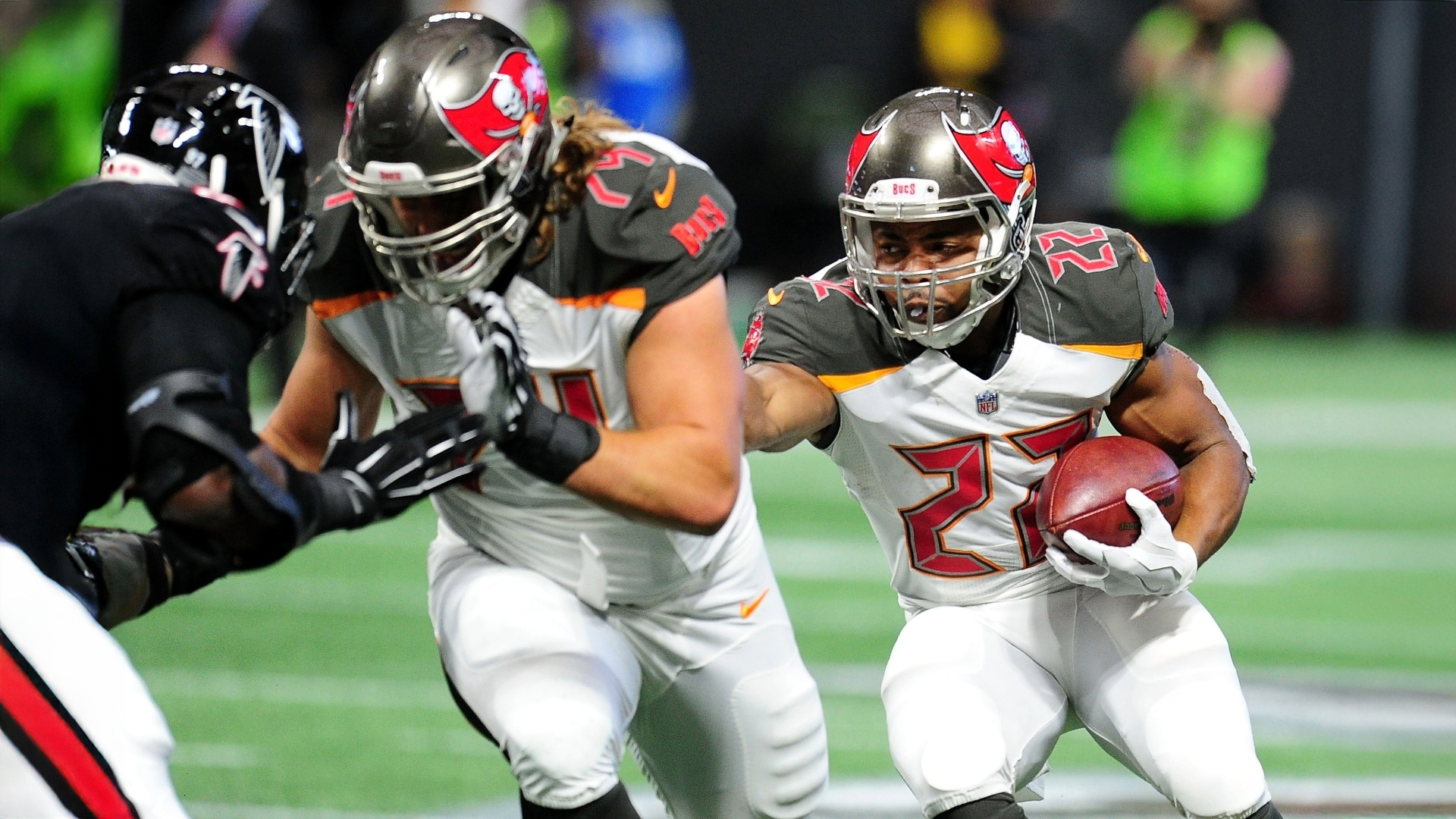 Former Tampa Bay Buccaneers running back Doug Martin dead at the age of ...