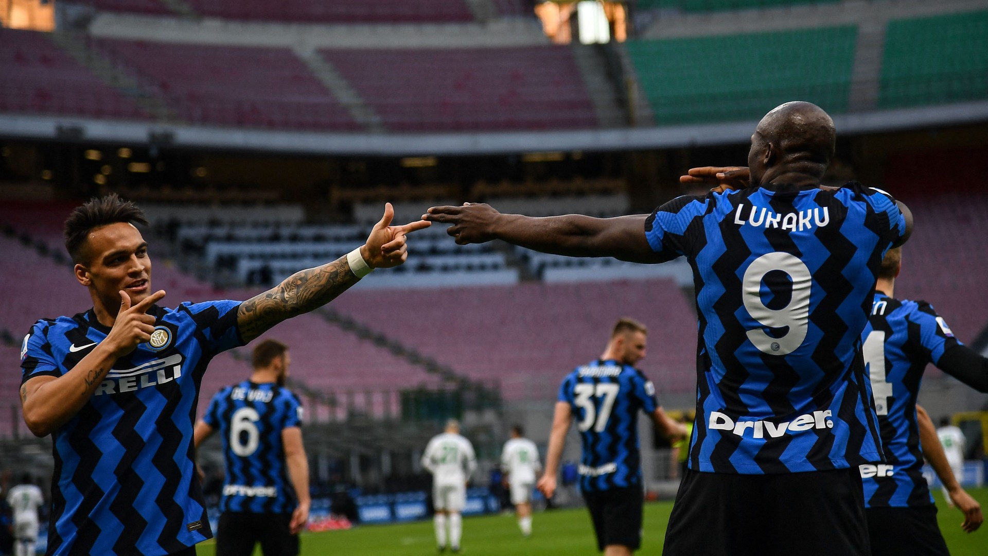 Esultanza tra Lukaku e Lautaro Martinez