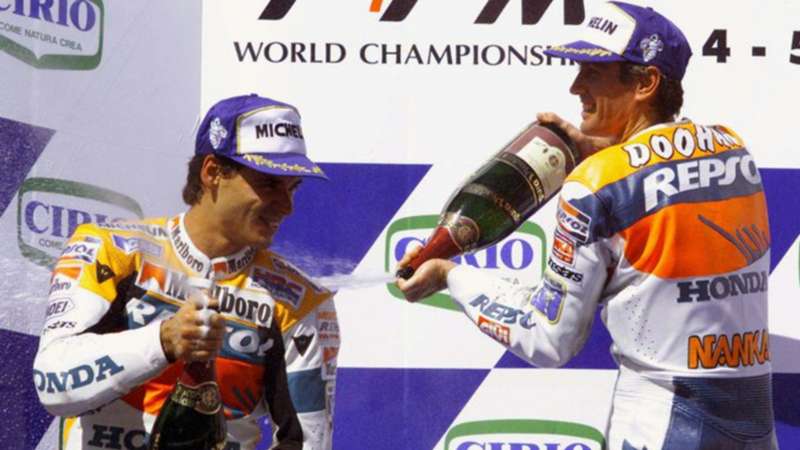 Álex Crivillé y el secretismo de su histórica caída con Mick Doohan: "No se va a saber nunca"