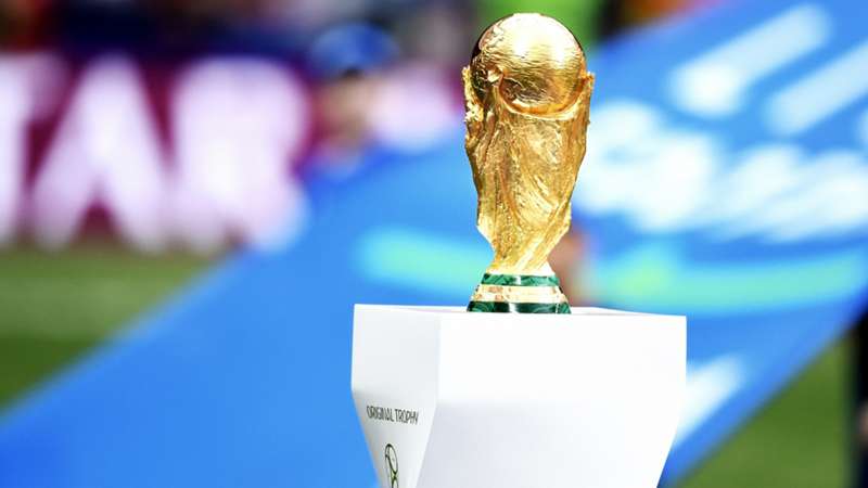 2021-11-27 fifa world cup Trophy