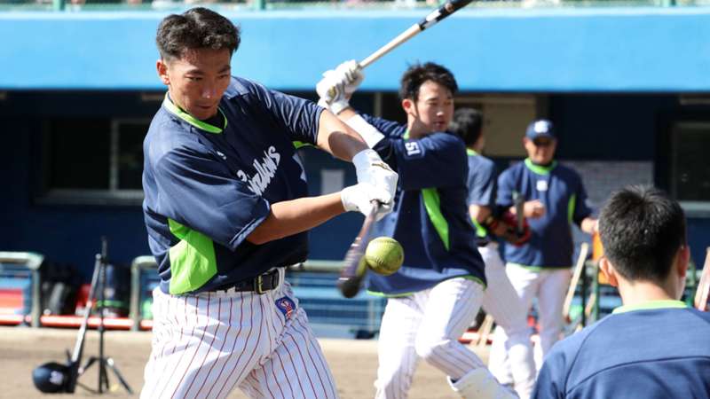 ヤクルト加入の嶋基宏にアクシデント…右手首に死球を受けて負傷交代