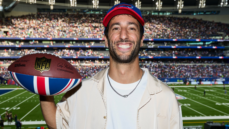 Daniel Ricciardo no quiso perderse el partido de 'sus' Buffalo Bills en Londres