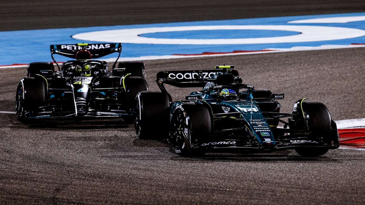 Lewis Hamilton, rendido ante el increíble adelantamiento de Fernando Alonso en Bahréin: "Estaba en otra liga" | DAZN News España
