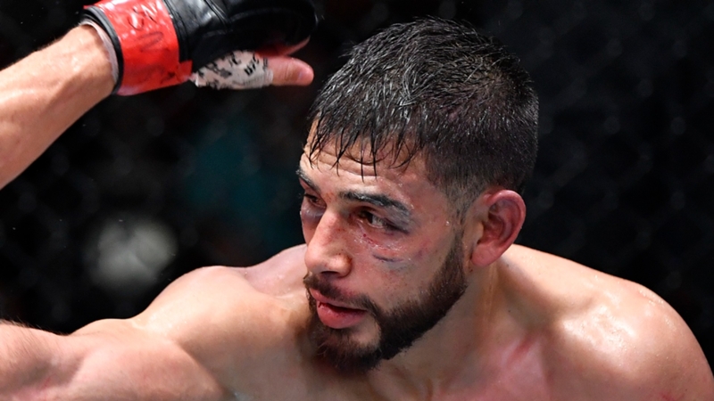 What time is Yair Rodriguez vs. Josh Emmett tonight? UFC 284 cagewalks, running order, streaming, how to watch