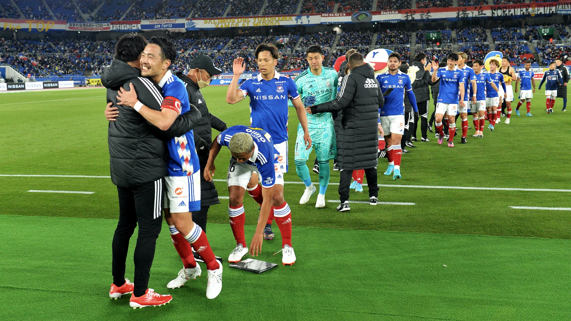 週末j1まとめ 首位が完敗 2位以下が勝利を掴み上位争いが混戦模様に 今季はより一層激闘の予感が漂う Jリーグ Dazn News 日本