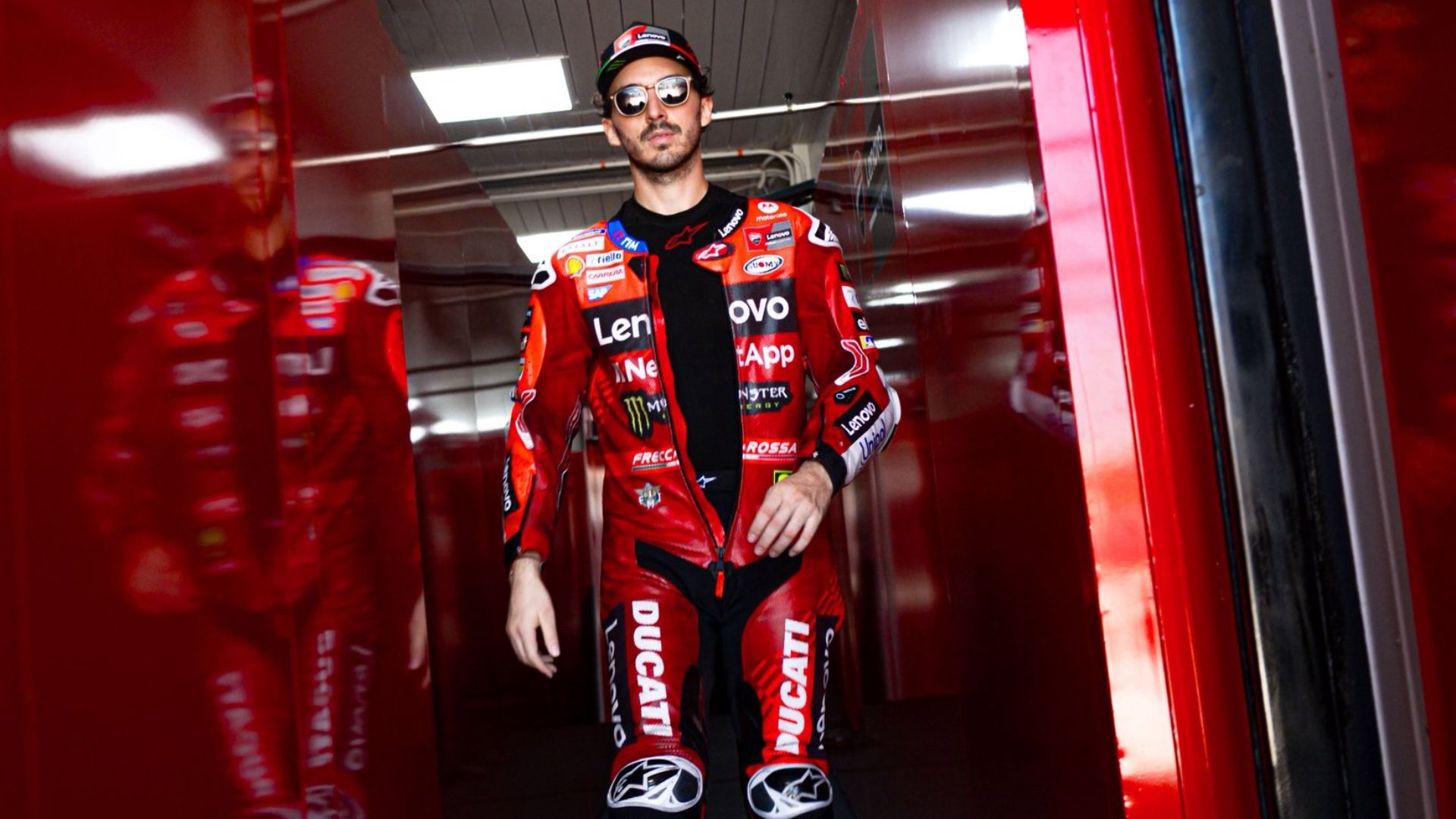 Pecco Bagnaia esquiva responder sobre su test con la Ducati GP24 de ...