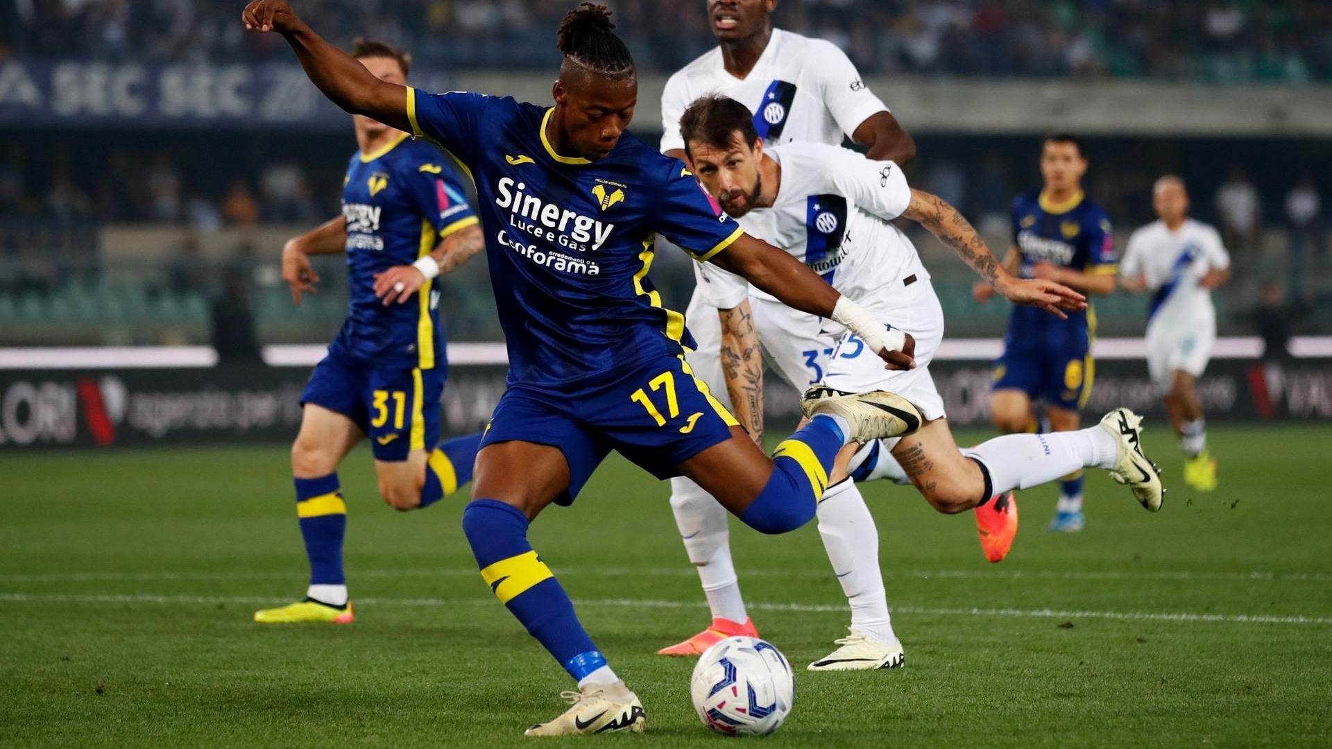 移籍情報】鎌田ら主力流出のラツィオが再起へ今夏の補強第1号を発表