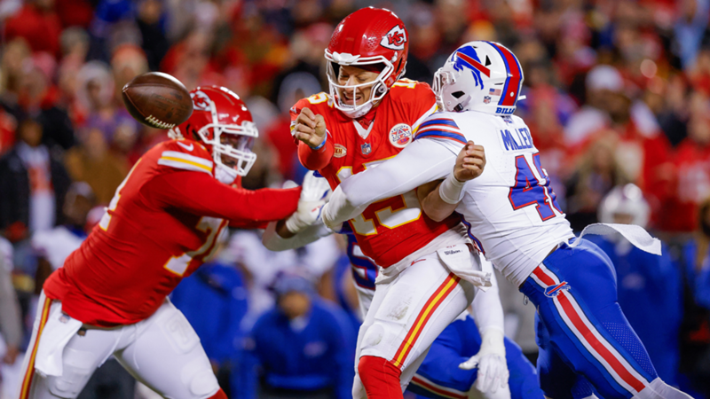 Patrick Mahomes y su brutal enfado tras la derrota de Kansas City Chiefs ante los Buffalo Bills: estampó su casco y gritó fuera de sí