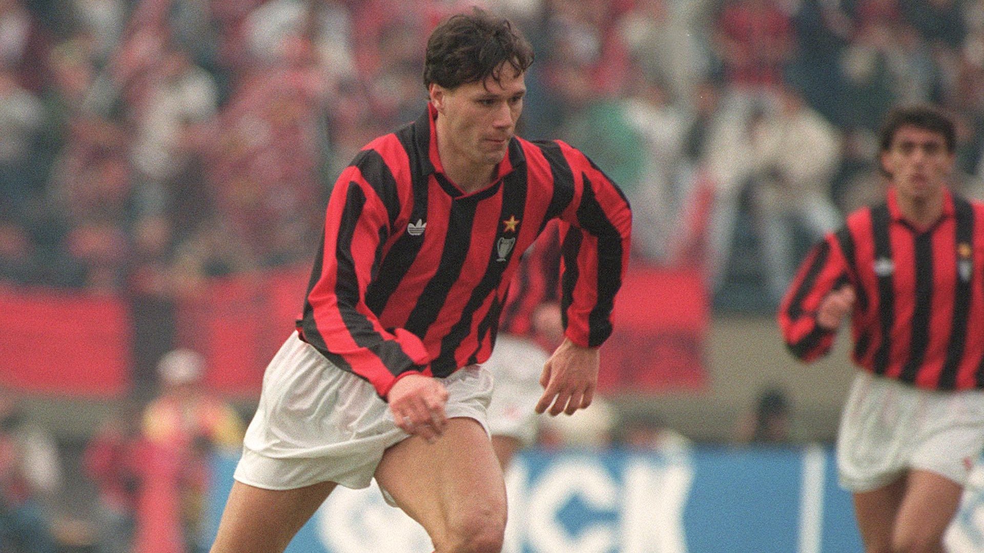 Marco van Basten con la maglia del Milan