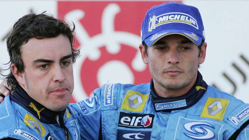 Giancarlo Fisichella define a Carlos Sainz en DAZN: "Es uno de los cinco mejores pilotos de la parrilla de F1"