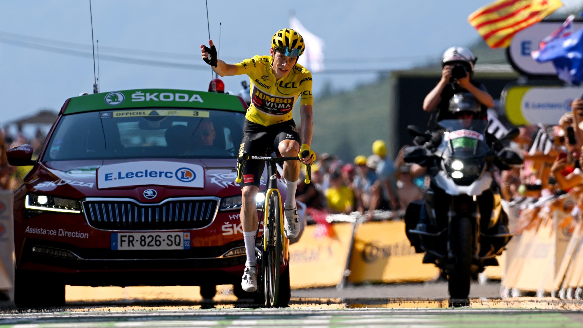 Tour de France 2022, Jonas Vingegaard vince la 18a tappa ad Hautacam