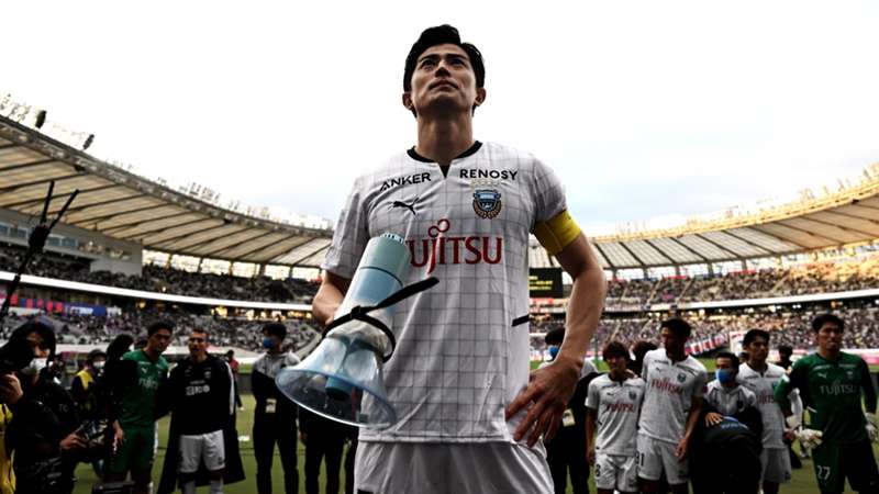 動画 優勝にあと一歩届かず 悔しさを滲ませながら谷口はサポーターに感謝のメッセージ このサポーターを本当に誇りに思います Jリーグ Dazn News 日本
