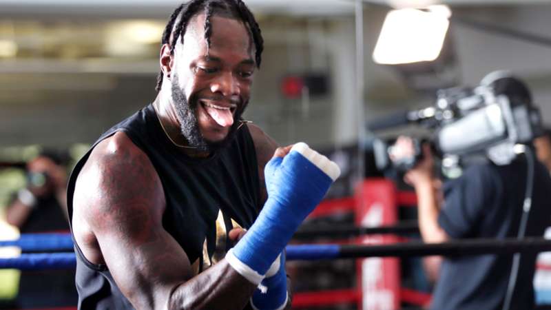 Deontay Wilder calls out Oleksandr Usyk after knocking out Robert Helenius