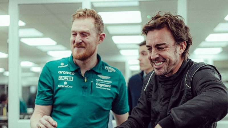 Aston Martin lo tiene claro con Fernando Alonso: "Con un coche idéntico al resto, está en primera fila"