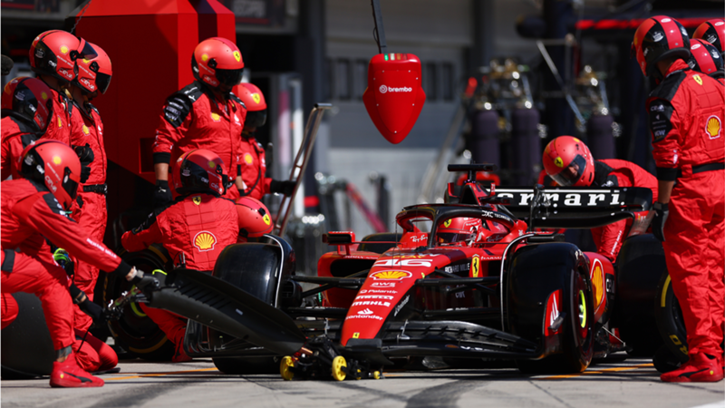 Llueve sobre mojado para Ferrari en Zandvoort: pit stop de Charles Leclerc y ¡no hay ruedas!