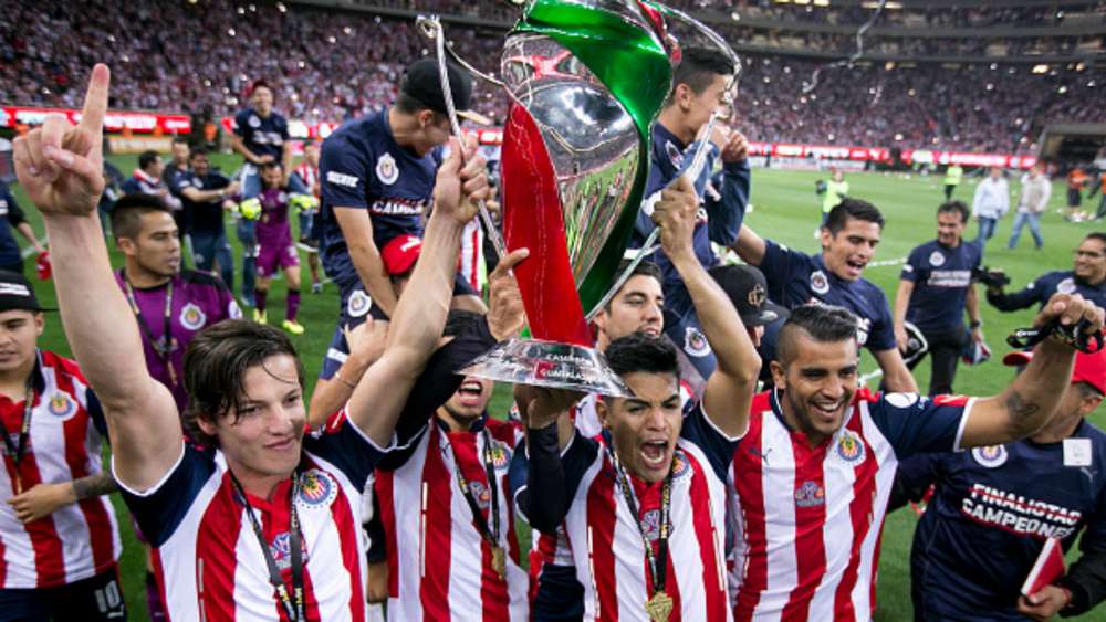 ¿Chivas cuántos títulos nacionales e internacionales tiene en toda su