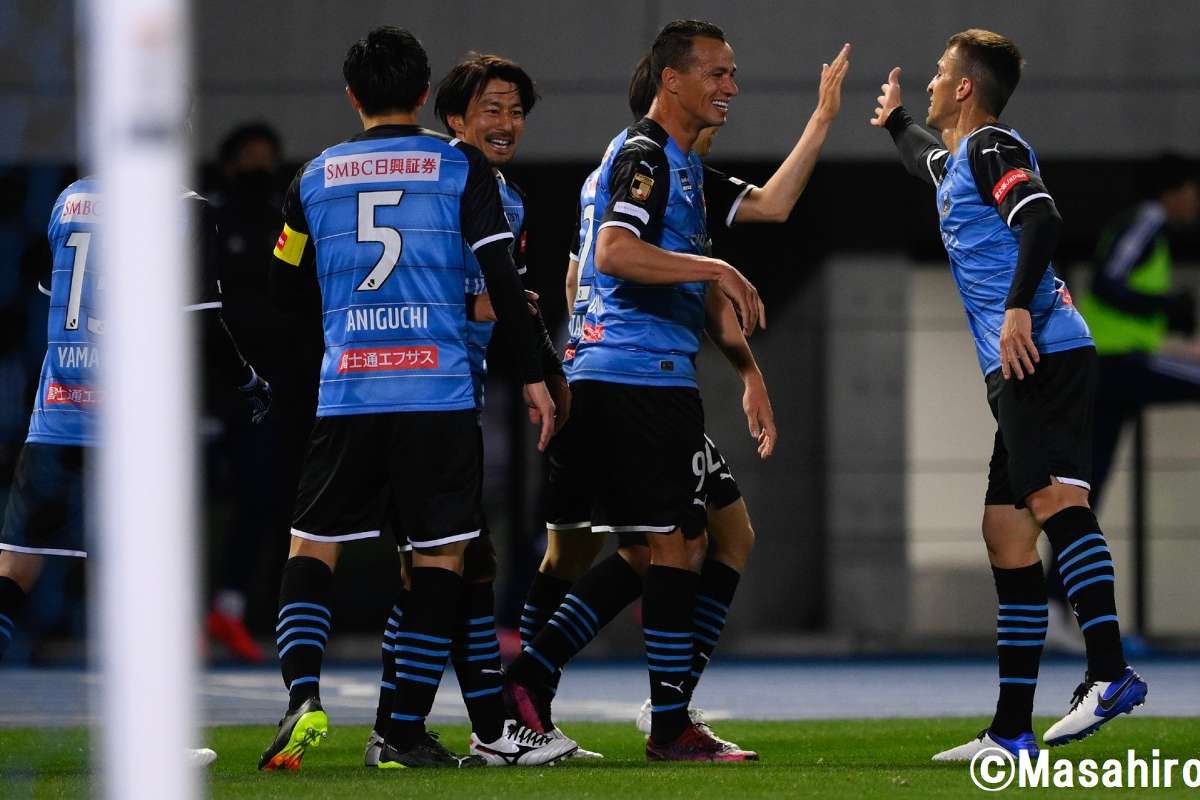 開幕戦の ヒーロー 家長昭博 今季初弾の華麗アシストを称賛 ボールが素晴らしかった Goal Com 開幕戦の ヒーロー 家長昭博 今季初弾の華麗アシストを称賛 ボールが素晴らしかった Goal Com