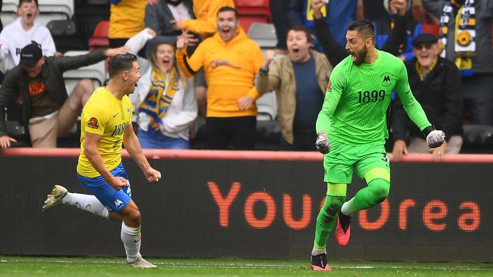 Torquay goalkeeper Lucas Covolan's last-gasp equaliser in ...