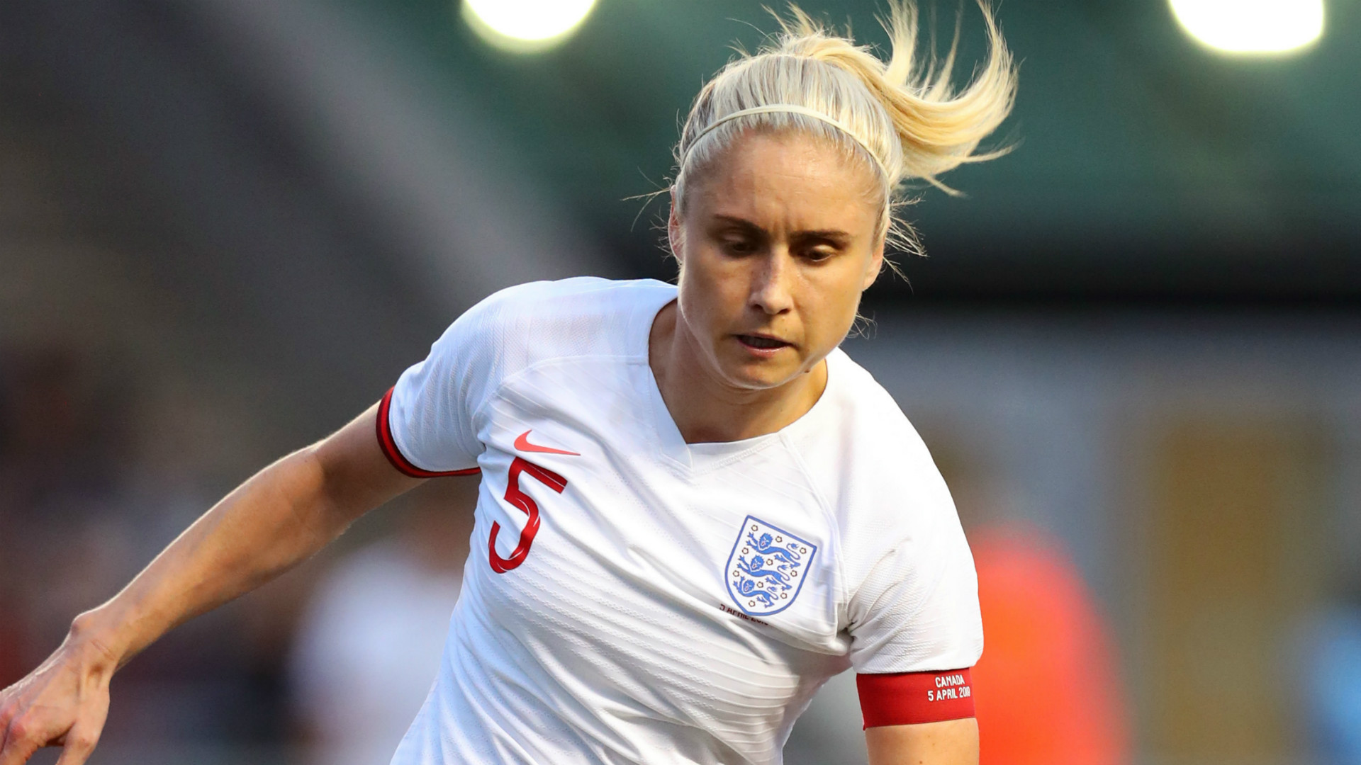How much do England's women footballers earn compared to England's men ...