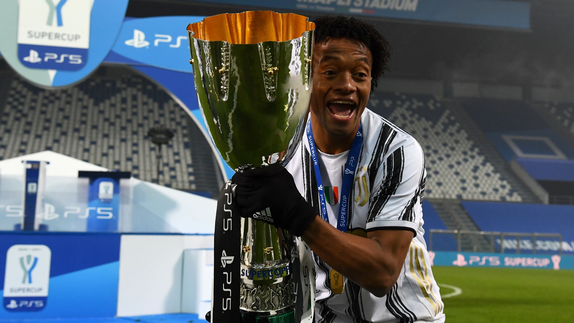 Cuadrado vola oltre il Covid, recupero fenomenale: "Si è allenato 15 giorni  a casa" | Goal.com
