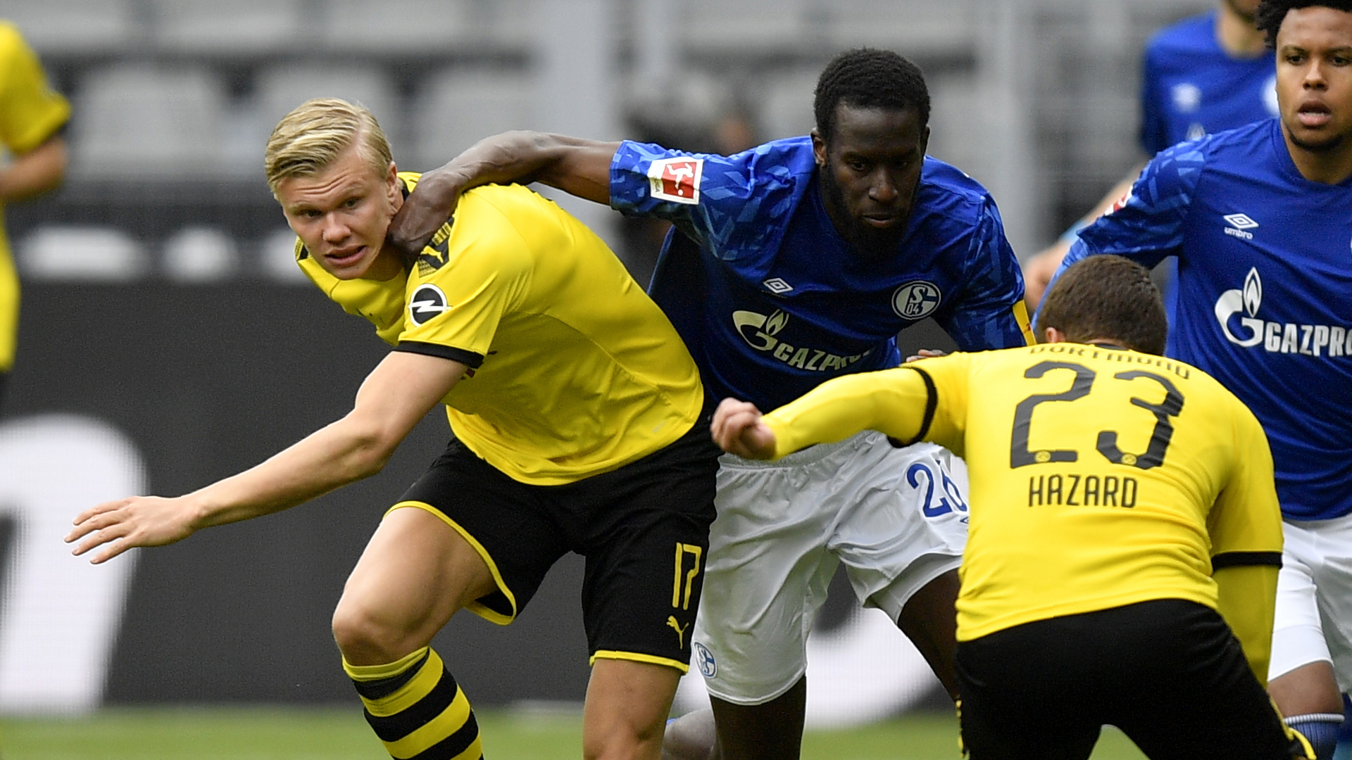 Laporan Pertandingan Empat Gol Dortmund Atasi Schalke Goal Com
