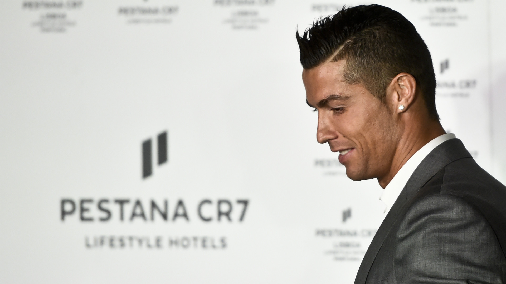 What is Cristiano Ronaldo's net worth and how much does the Juventus