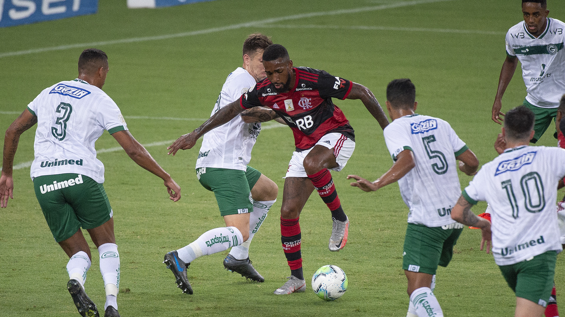 Flamengo 2 X 1 Goias Pedro Brilha Marca No Ultimo Minuto E Mengao Assume A Lideranca Do Brasileiro Goal Com Flamengo 2 X 1 Goias Pedro Brilha Marca No Ultimo Minuto E Mengao Assume A Lideranca Do Brasileiro Goal Com